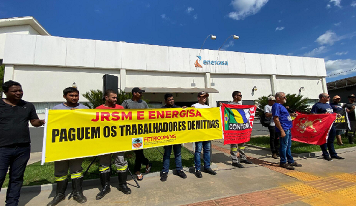TRABALHADORES DEMITIDOS DE EMPRESA TERCEIRIZADA DA ENERGISA PROTESTAM EM AQUIDAUANA
